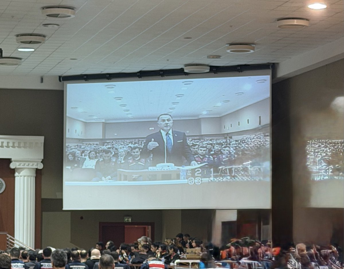 soyerbaschp's tweet photo. …”Adalet sadece salonlarda değil; parklarda, banklarda, sokaklarda, kamu hizmetlerinde olmalı!”…

-Beylikdüzü Belediye Başkanı Mehmet Murat Çalık
25.03.2026 | Silivri Zindanları 

Bir an olsun geri adım atmadan mücadeleye devam! Başımız dik! 
#MehmetMuratÇalıkSerbestBırakılsın https://t.co/PbyglEliZO