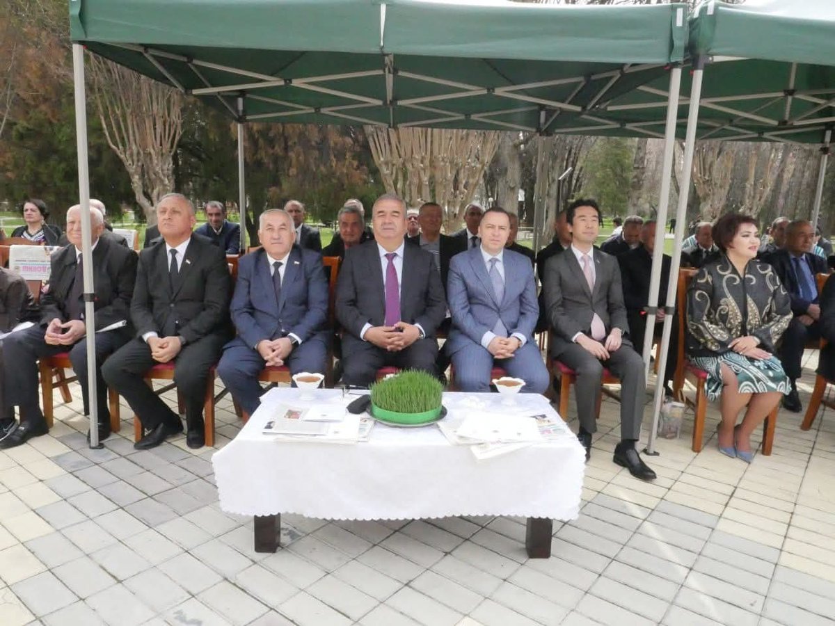 FAOinTajikistan's tweet image. Celebrating renewal, unity &amp;amp; tradition🌸

On March 21, Aghasi Harutyunyan joined partners at Tajik Agrarian University in Dushanbe to mark the vibrant spirit of #Navruz.

Let’s turn tradition into action—enhancing partnerships for a greener, more resilient future.

#GreenFuture
