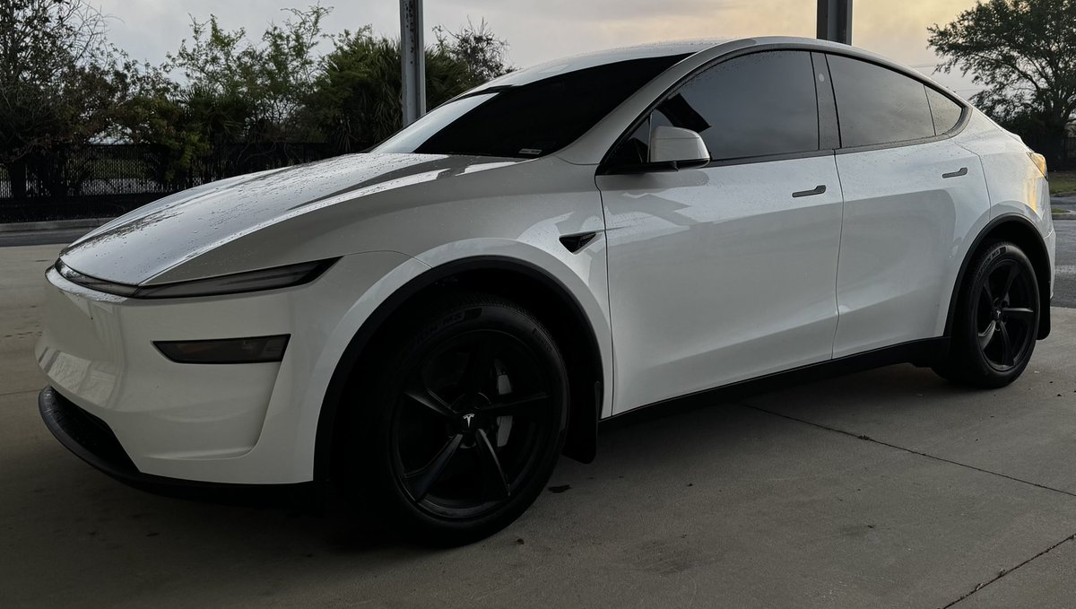 Nerdy_Anon's tweet image. Have to reprint one of the center caps as it cracked, otherwise I like the look! What do y’all think?

#DailyDriver