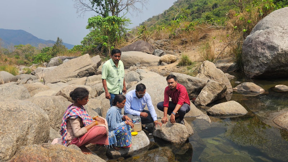 DeepakGanjam's tweet photo. Release of Gambusia Fish at one of the High endemic terrain of CHC, Patrapur,  Ganjam as One of Anti Malaria Activities ...@BDO_PATRAPUR @MoHFW_INDIA @GanjamHealth @Ganjam_Admin https://t.co/2dmZbRIFSR