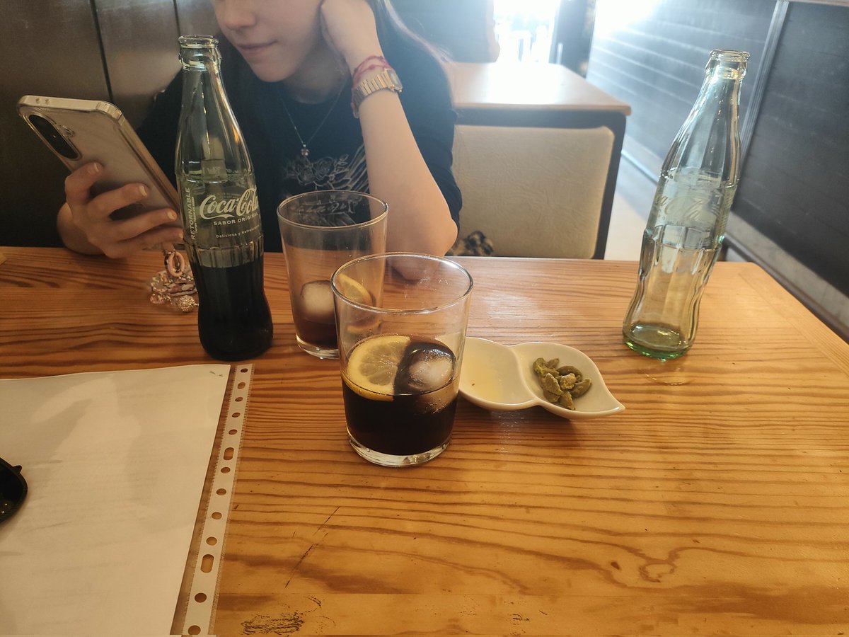 Mañana de paseo, de entrega de CV, y unos refrescos antes de volver a casa 🫂💕 <a href="/SweetLyna95/">💖🌟🌈SweetLyna🌈🌟💖</a>