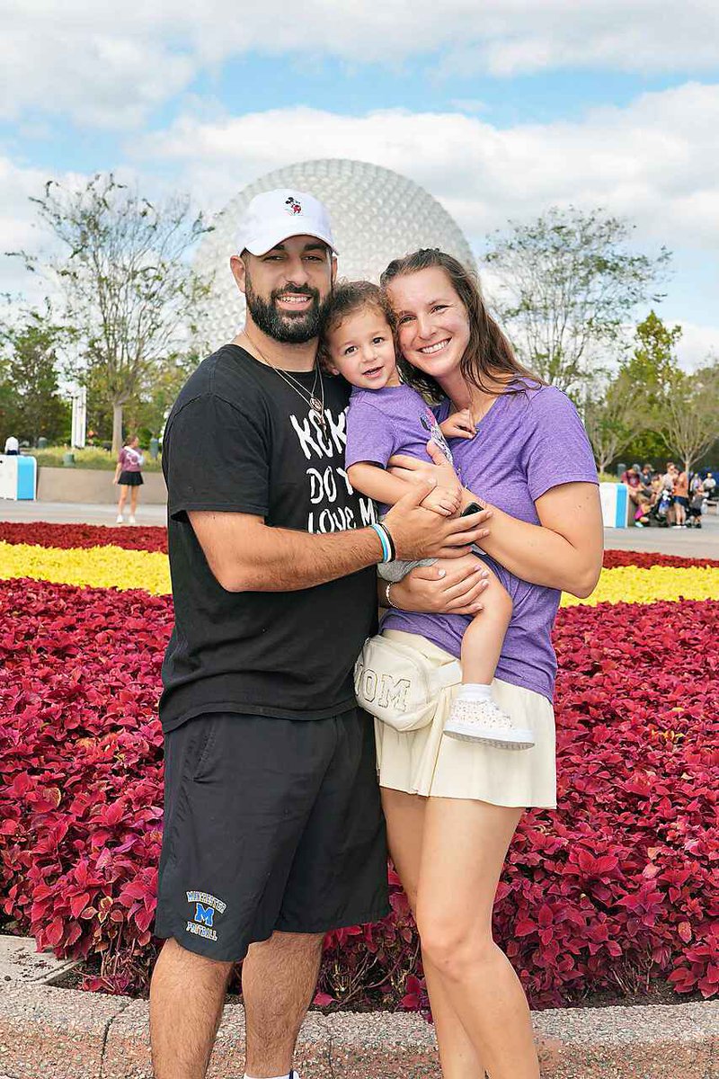 Linda Farrell tweet media