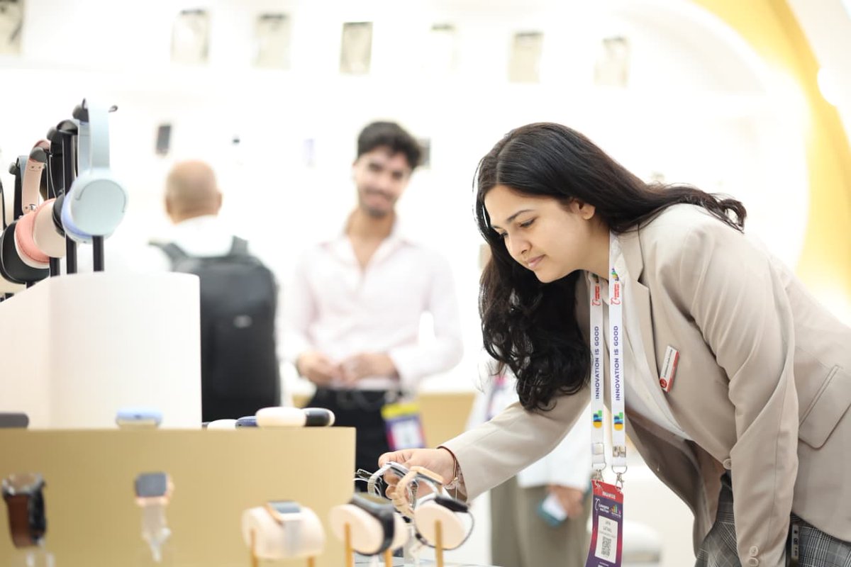 MobileIndiaExpo's tweet image. From devices to experiences—this is the future of mobile 🚀

A glimpse into cutting-edge innovations, smarter connectivity, and the tech shaping how we live, work, and connect.

Swipe to explore what’s next 👉

#CI2026 #MobileIndiaExpo #MobileInnovation #FutureOfTech #Technology