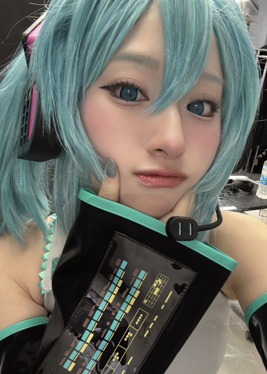 K̵͎͖̈́͊̂́̿̽̇̕o̥̊m̵͔̤̓ȁ̵̲͉͓̏͛́̈́̓̕ͼ̤̈h͍͍i̸̱͇̞͗͂̓̀̆̚” tweet media