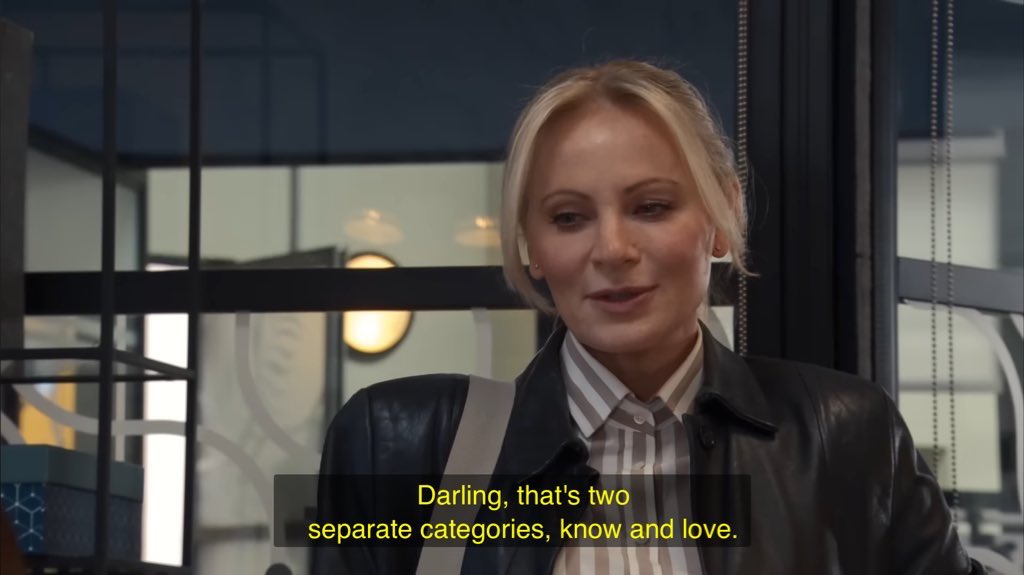 sadlatimer's tweet photo. when this being said is a hint to the fact that lisa’s family are people she knows of course but whether the love is still there is questionable bc of them being kinda estranged… a reason she’s not that bothered about the invites https://t.co/7kSNxyfpuM