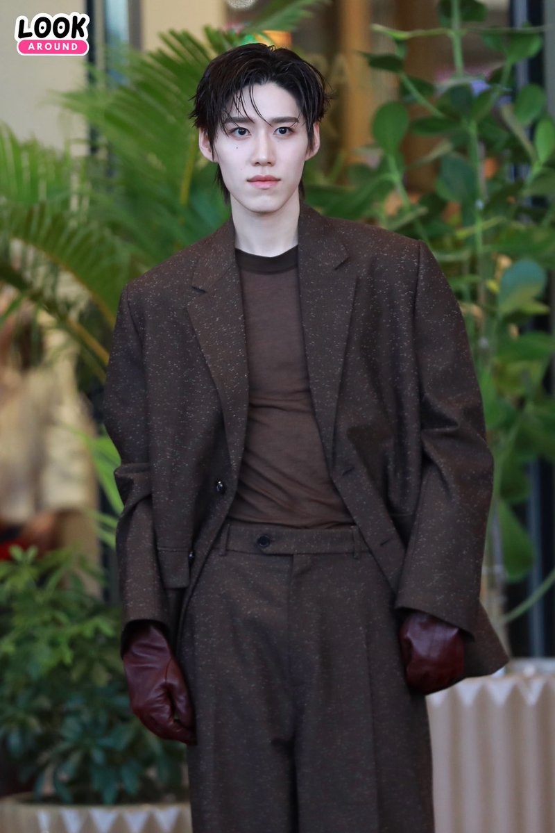 LookARound tweet media