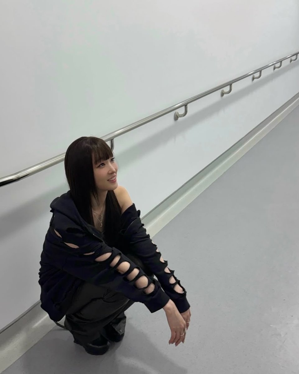 문오버 tweet media