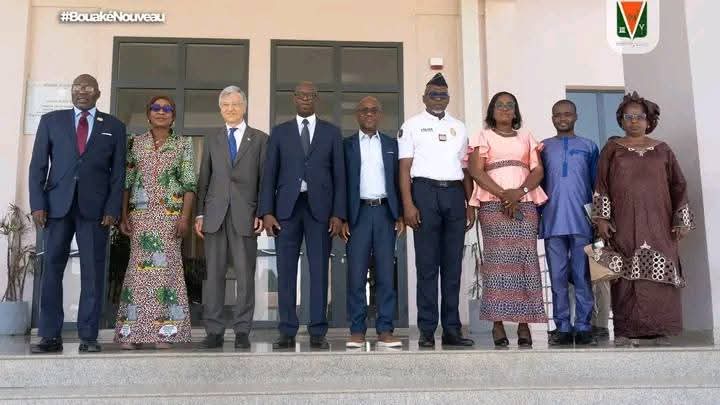 Embajada de España en Costa de Marfil tweet media