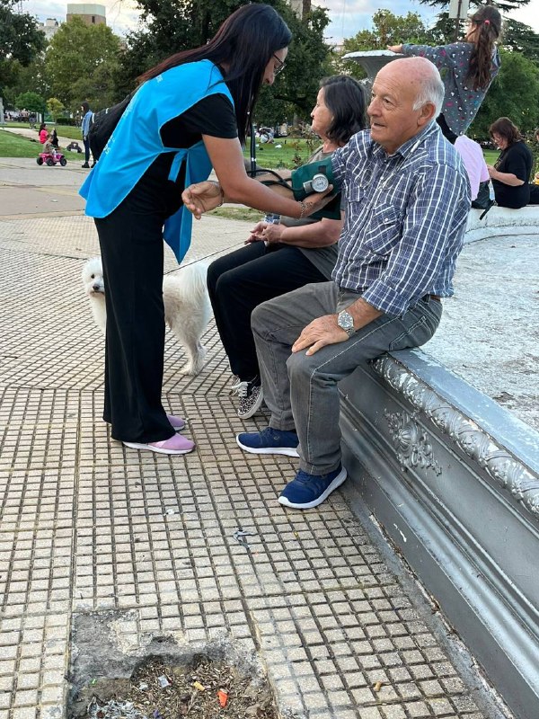 #Chivilcoy: Salud y educación en Plaza 25 de Mayo 🌳🏥

Nuestros promotores realizaron un abordaje integral junto a la comunidad:

🌸 Prevención de Cáncer de Cuello de Útero.
📊 Controles de Tensión Arterial gratuitos.
📚 Difusión del programa FINES.

<a href="/SaludBAP/">SaludBAP</a>