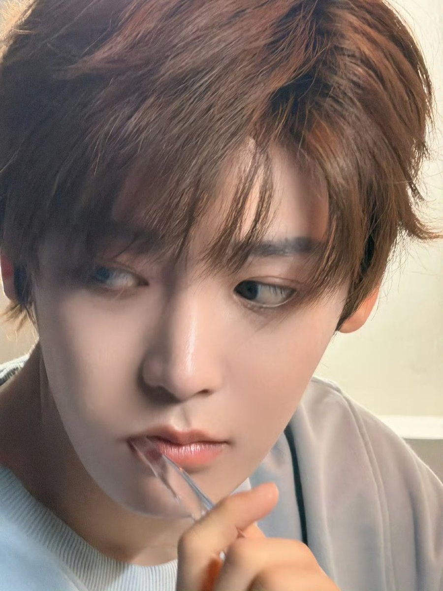 치카치카가 이렇게까지 이쁠일인가
#侯明昊 #후명호