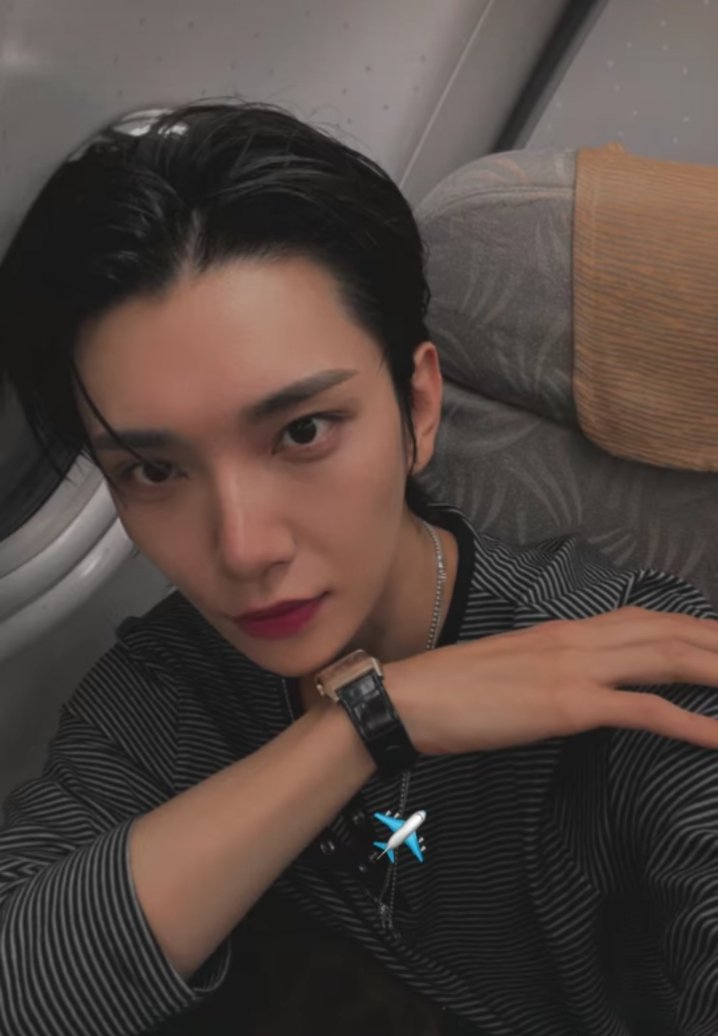 anxiousq__'s tweet photo. what-whatan he's adorable☝️
#joshua https://t.co/rmkTfCQfPY