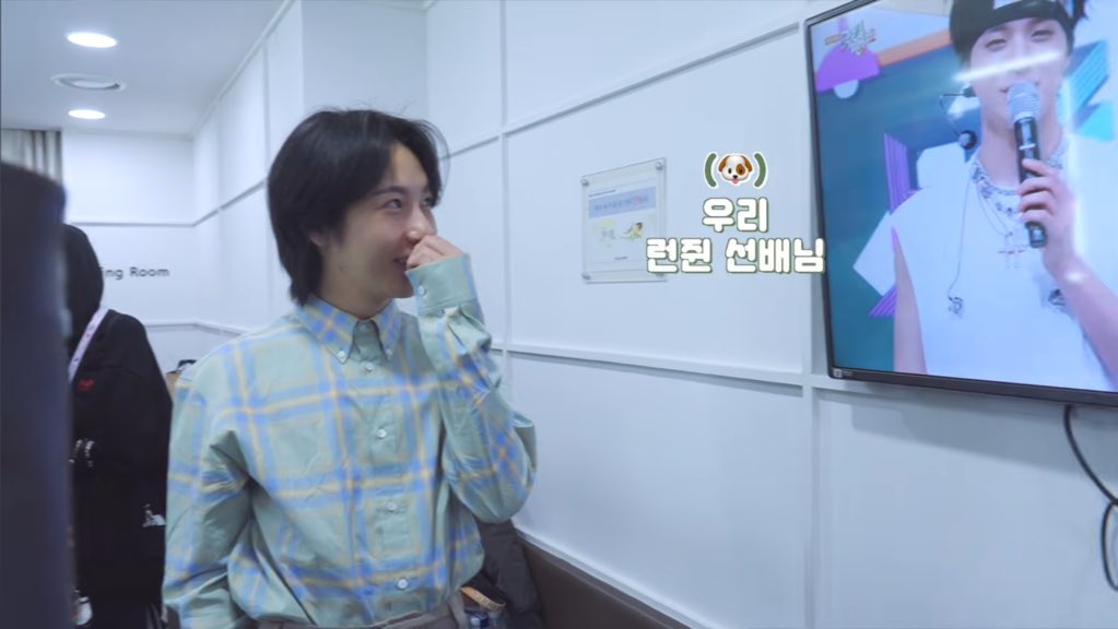 นีน่อลี tweet media