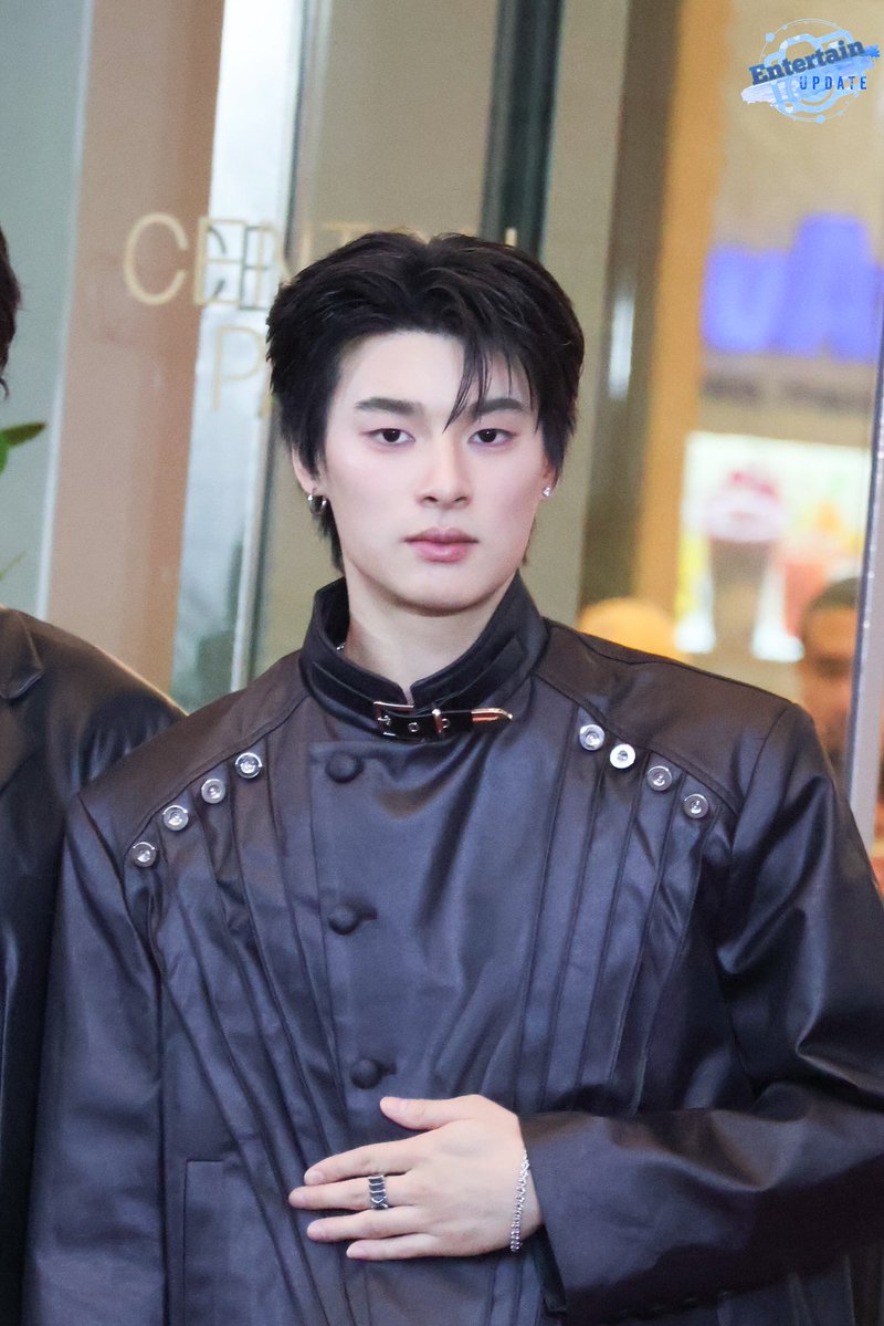 Entertain Update tweet media