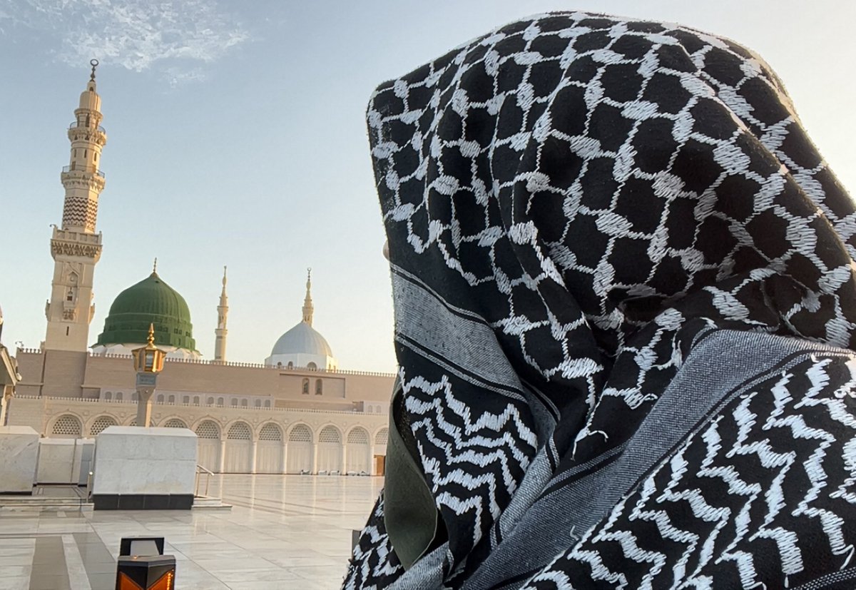 ‘Virandır bağların gülleri viran 
Ölür mü dünyada dengini bulan🌷