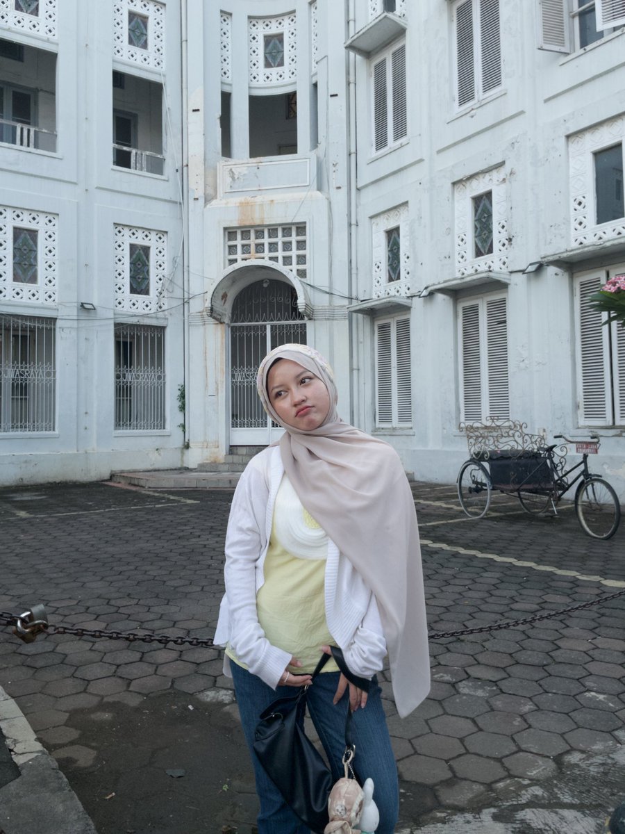 isa pls waras tweet media