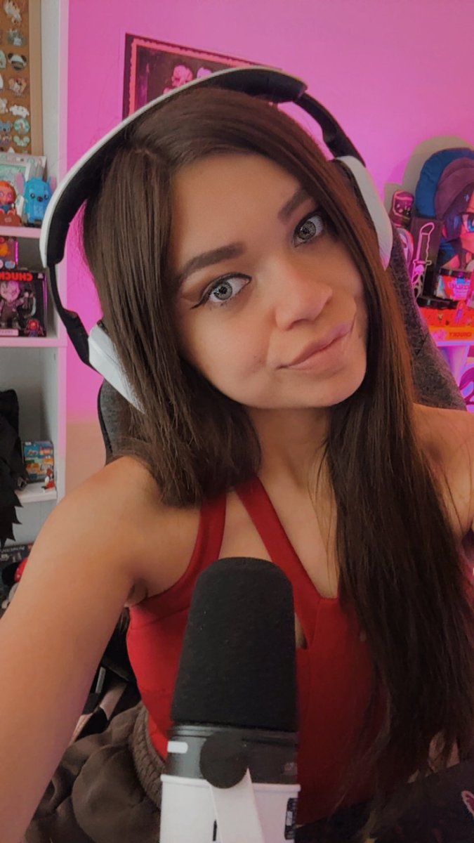 Live now!

Early bird! 8 years later we are finally on the Twitch front page! Come hangout!🩷

⬇️⬇️⬇️