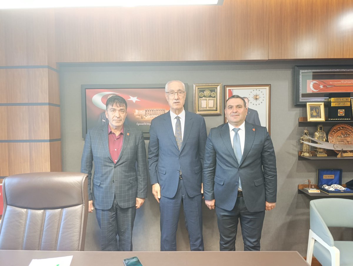 Bugün <a href="/TBMMresmi/">TBMM</a> de <a href="/TmsyGaziler/">T.M.S.Y GAZİ SAYILMAYANLAR</a> başkanımız  <a href="/ErtugrlGaziTmsy/">ERTUĞRUL GAZİ DEMİR</a> ve
Başkan yardımcılarımız
Sn <a href="/mustafaulu60332/">T.M.S.Y. mustafa uludogan</a> ile <a href="/Akparti/">AK Parti</a> Bingöl milletvekili
Sn <a href="/FeyziBerdibek1/">Feyzi Berdibek🇹🇷</a> ziyaret edilmişir.
Sn <a href="/FeyziBerdibek1/">Feyzi Berdibek🇹🇷</a> ile <a href="/TmsyGaziler/">T.M.S.Y GAZİ SAYILMAYANLAR</a> vatan evlatlarının Gazilik haklarını için çıkacak Kanun Teklifi