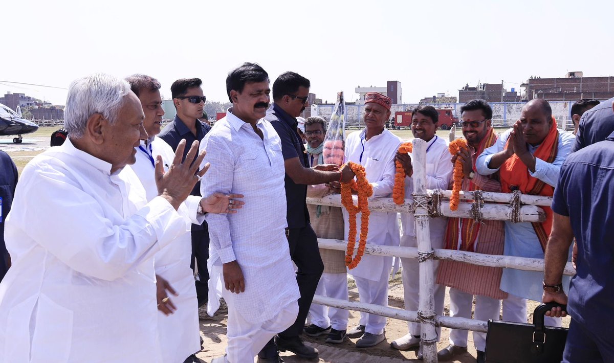 Nitish Kumar tweet media