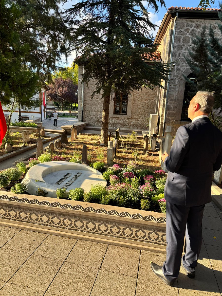 Anadolu’nun yiğit evladı, dava adamı, Alperen Muhsin Başkan...
Şehadetinin yıl dönümünde rahmetle ve özlemle yâd ediyorum.
Ruhu şad, mekanı cennet olsun.