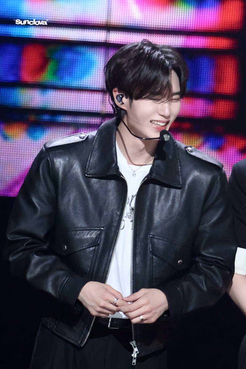 𝐬𝐮𝐧𝐜𝐥𝐨𝐯𝐚 tweet media