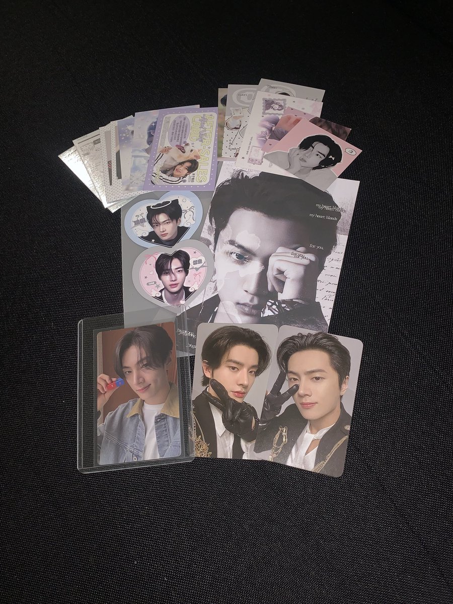 jongcapriocart's tweet photo. ⊹ ࣪ ˖ #fromgev
package from @98CHIVE! the quality of print, pc, dolls, and freebies are so pretty and on next level.
tysm and ily, mowm gev! https://t.co/AvpD86uRyt