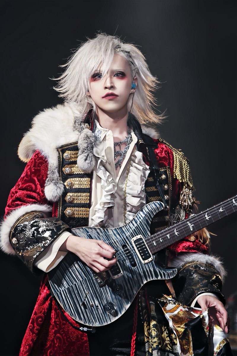 dennou_gaku's tweet photo. ヴィジュアル系ならステージで魅力しろ https://t.co/N9gEZLYNBP
