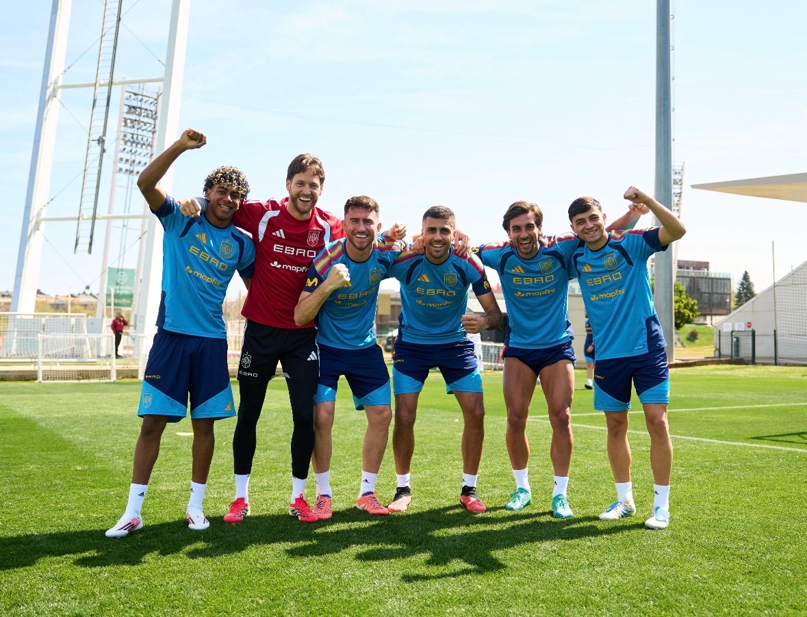 FCB World tweet media