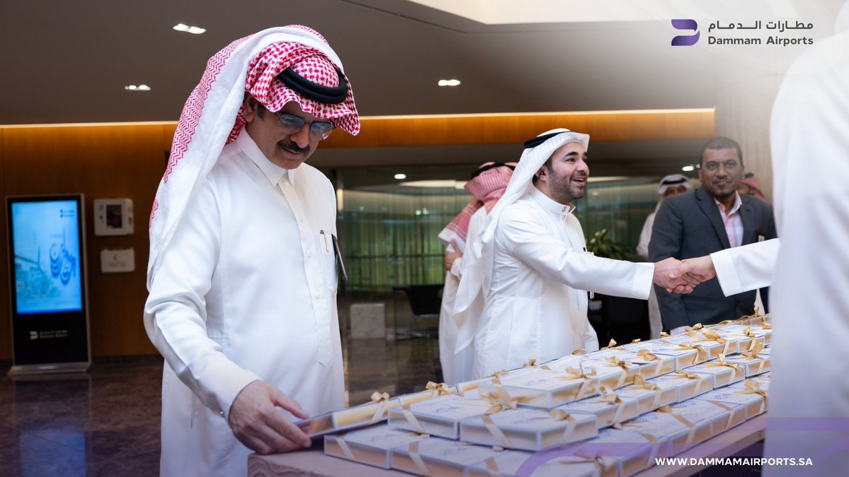 مطارات الدمام tweet media
