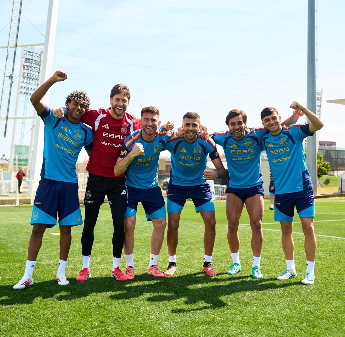 📸🦈 tweet media