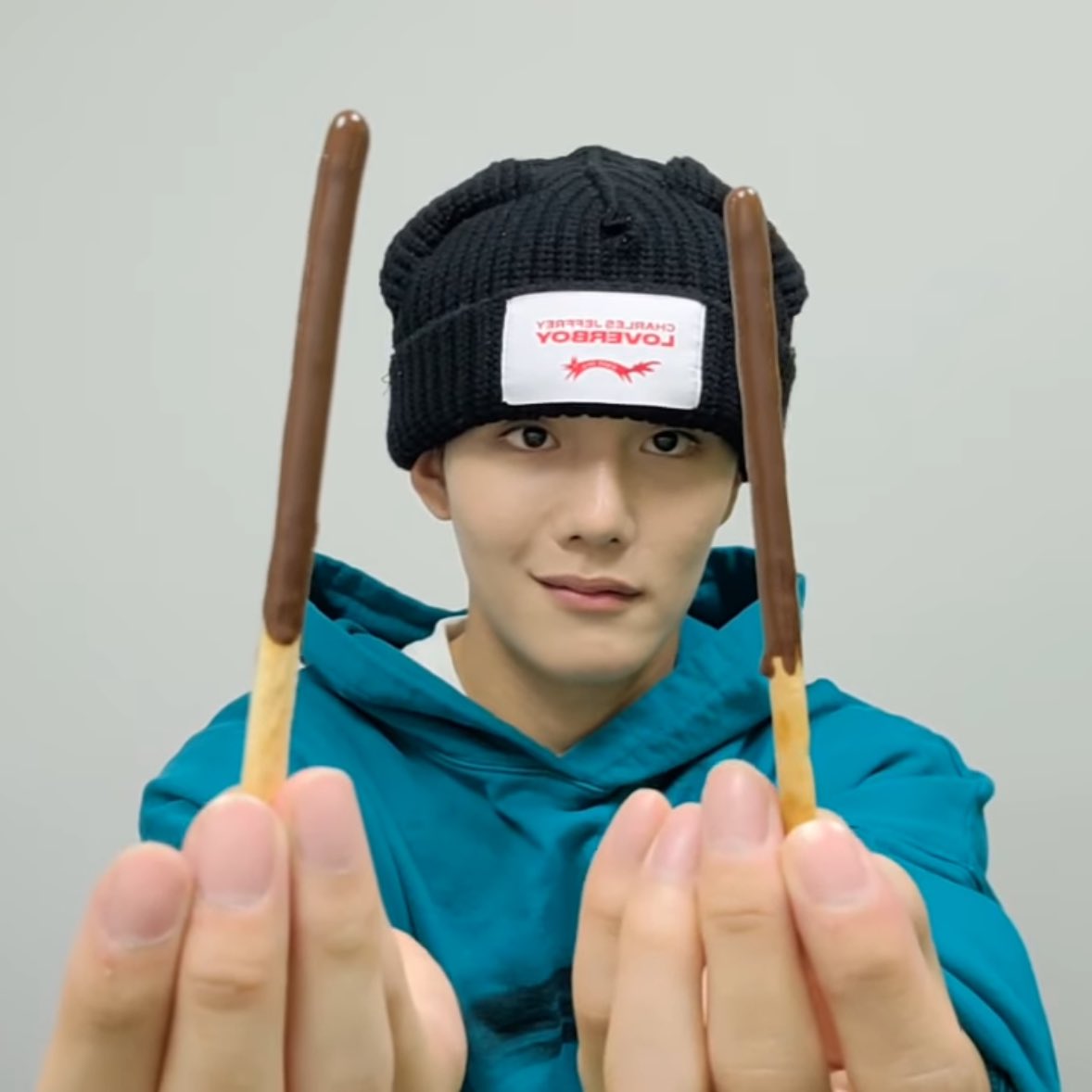 Starlighthun tweet media