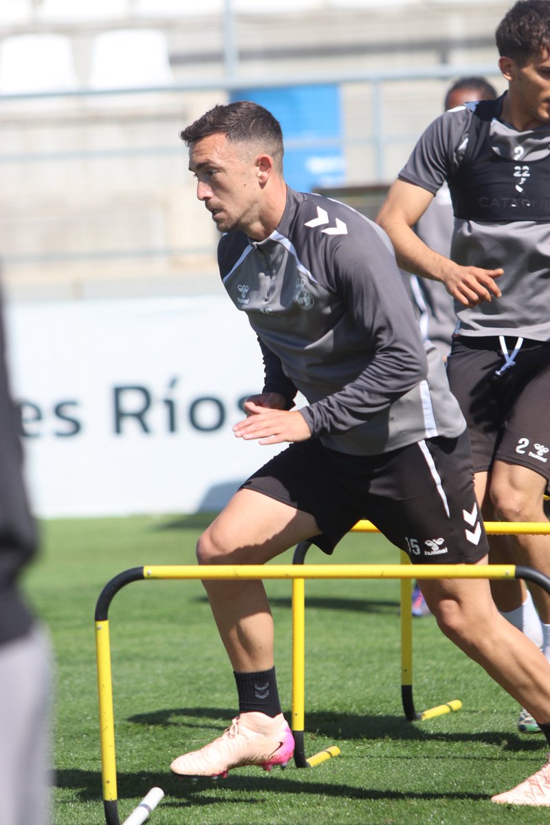 RBL1912's tweet photo. Preparados para lo que viene 🚀⚽ 

#BalonaBollullosCF https://t.co/kIIUzavVvv