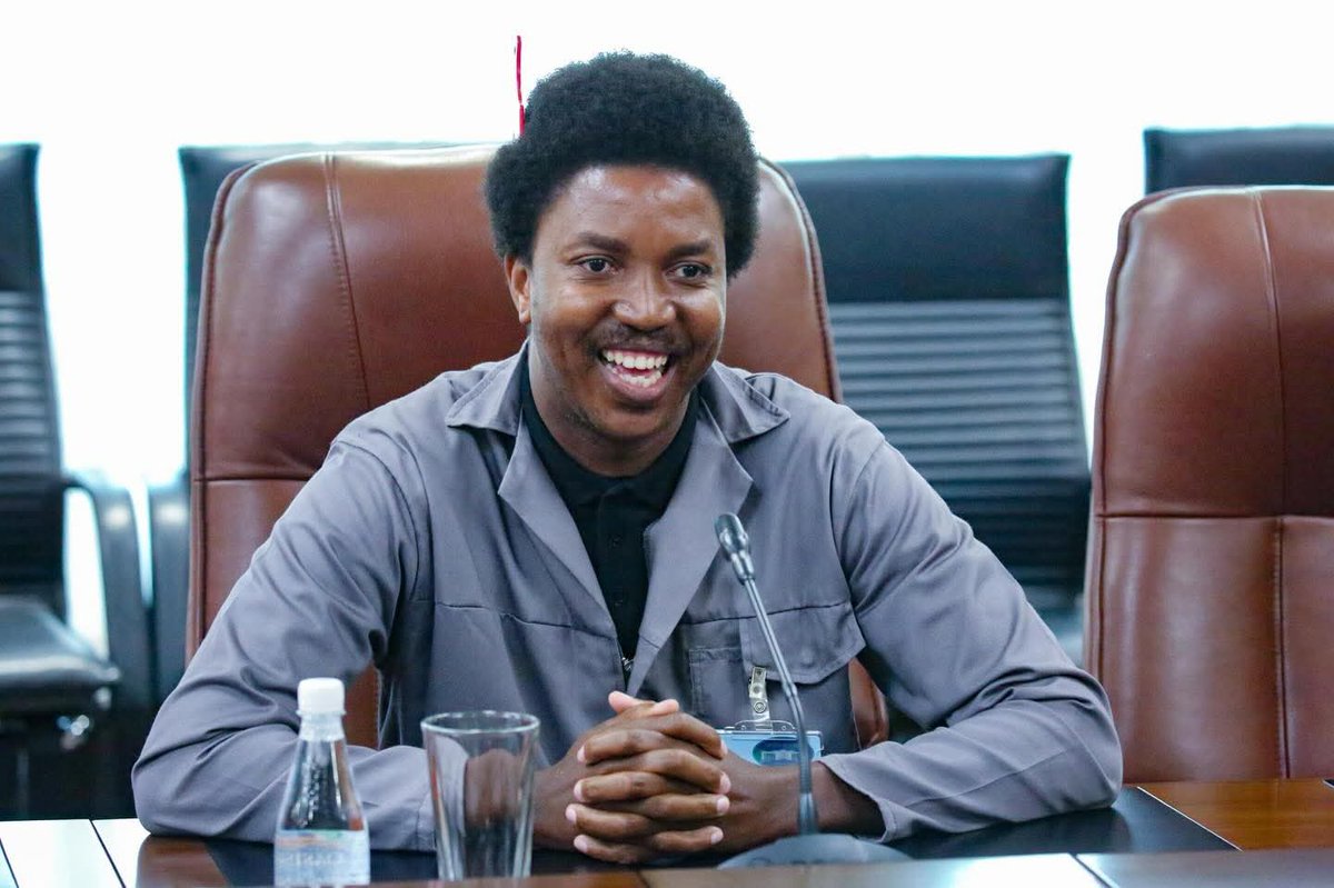 mOkapendi tweet media