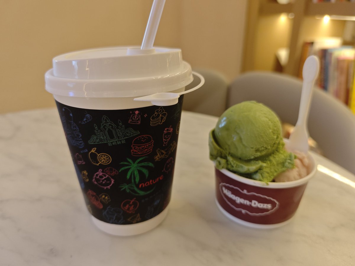 りなこ tweet media