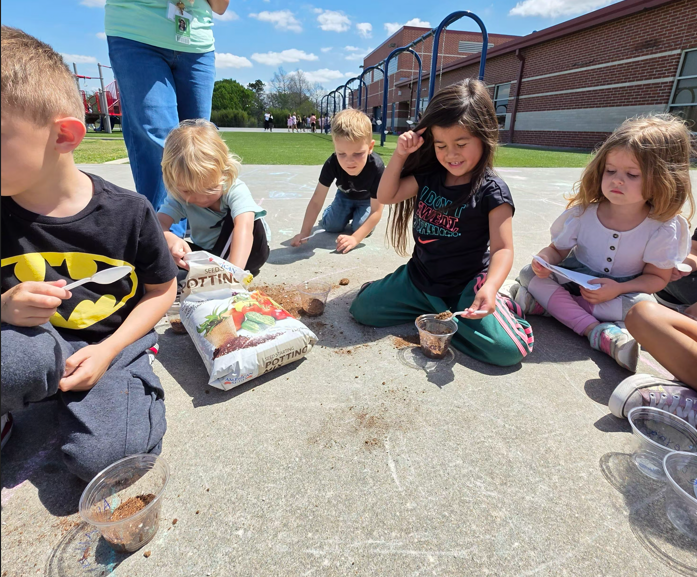 Hood-Case Elementary tweet media