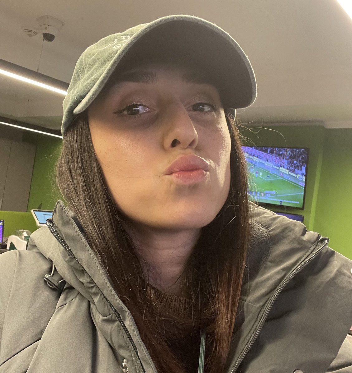 P’ | hollanov tweet media