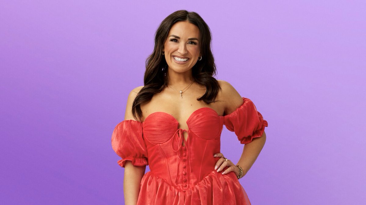 TheBigBroTea's tweet image. If I had a dollar for every time on reality TV that an insecure man told his beautiful and more successful partner that he would like her to be doing Pilates every day, then I would have 2 dollars. Which isn’t a lot, but it’s annoying that it happened twice #slomw #loveisblind