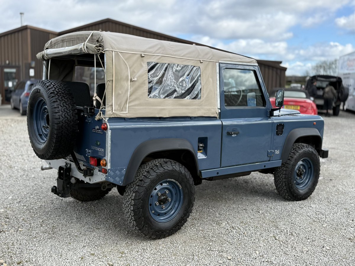 JohnBrown4x4's tweet photo. Galv bulkhead &amp; chassis. 7 seater. 300tdi. What a machine. 
£24,995 . Be quick…… https://t.co/Jxsy1BQDJj