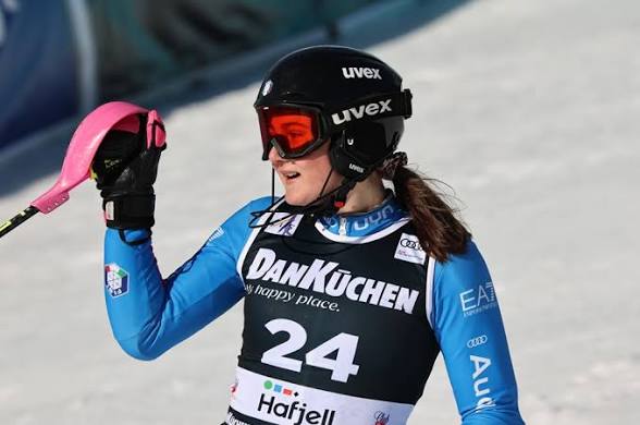 Simone Carusone tweet media