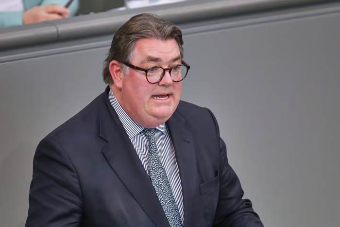 Der Kompass tweet media