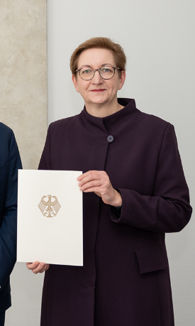 Der Kompass tweet media