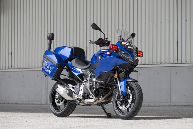 発表】大阪府警、警察バイク部隊に『BMW F 900 XR』導入 ひったくりや