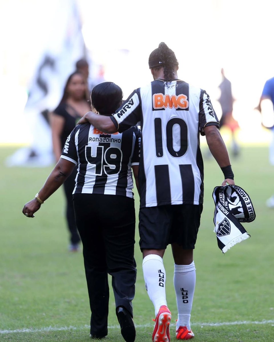 Ronaldinho tweet media