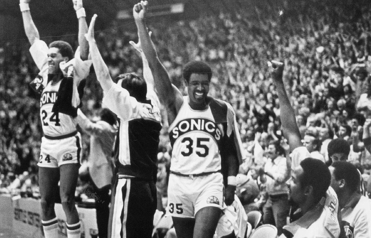 TrashTalk tweet media