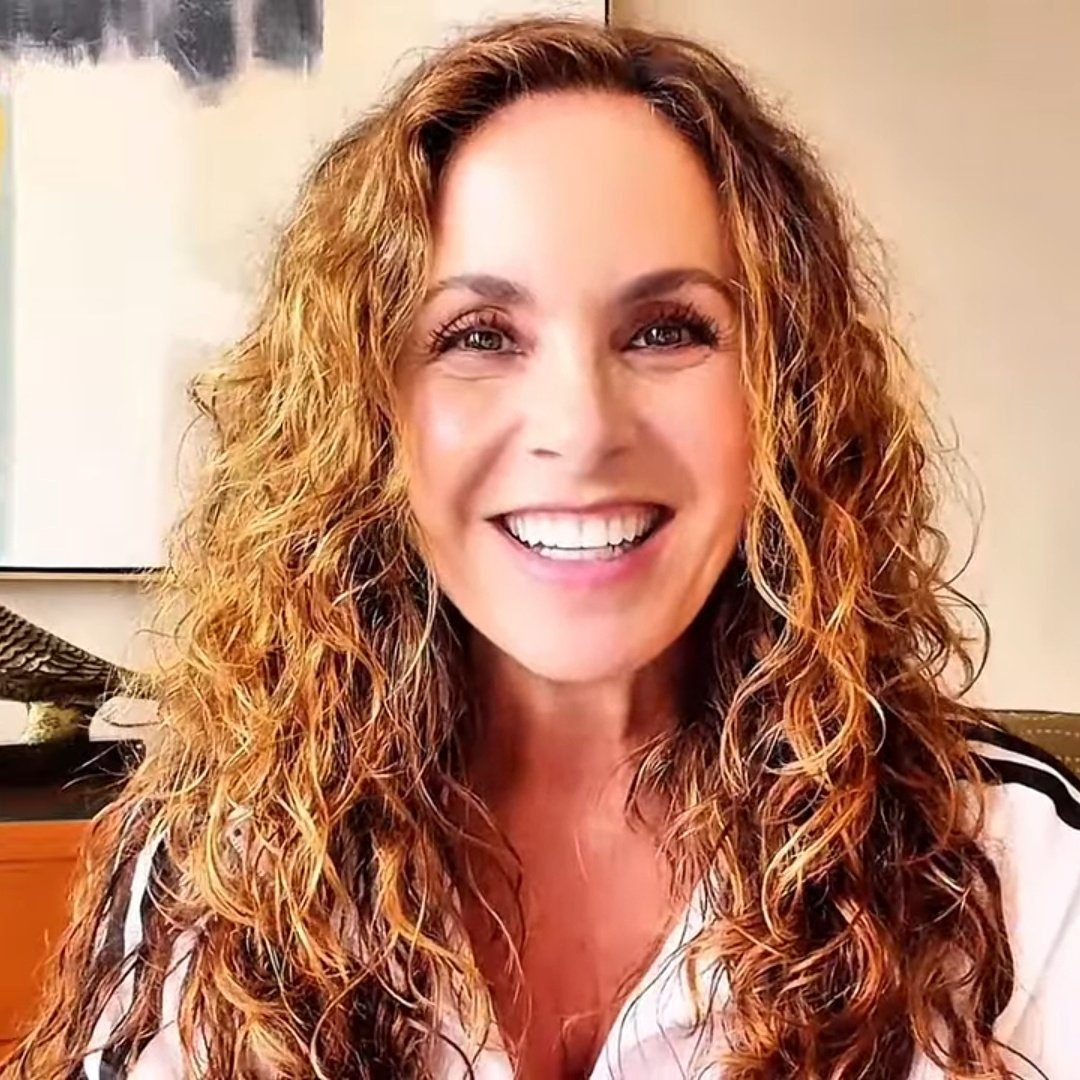 milalucerina's tweet photo. MI PERSONA FAVORITA,es irreal sus belleza, increíble cada día está más y más bella💖✨ @LuceroMexico , enamorada de su cabello natural😍 https://t.co/fmlzK9CxKb
