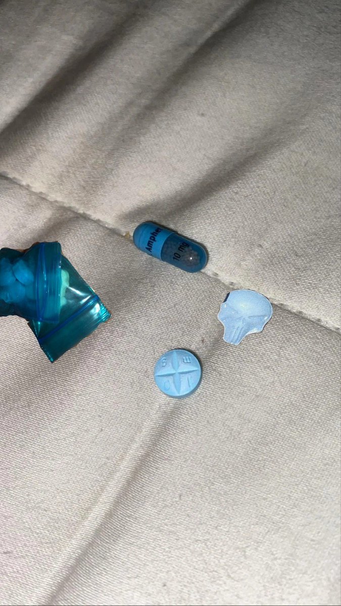 drugtwt_20's tweet image. what's the best way to crush up the  punisher🔵, amphetamine salt pellets🔹️in Adderall RX💊 ??
#drugtwt #adderall #drugs