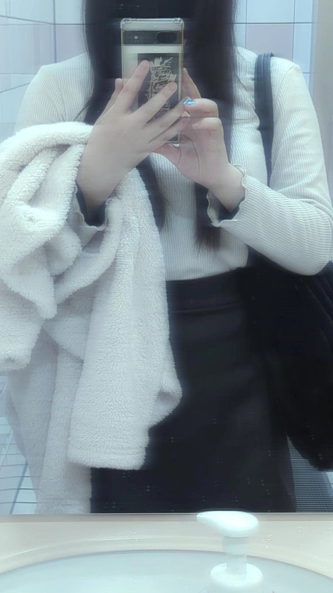 ika0928's tweet photo. 映画見に行ってたよん https://t.co/ofo4L0CNmt