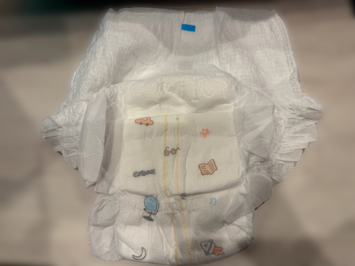 第5弾はタイオリジナルのおむつかな？
宇宙柄🪐
サイズはなんと脅威の7XL😂😂
35kg-80kgまでいけるとか。笑
それなのにちゃんとお知らせラインとまとめるテープ付きなのがすごく良い！！！