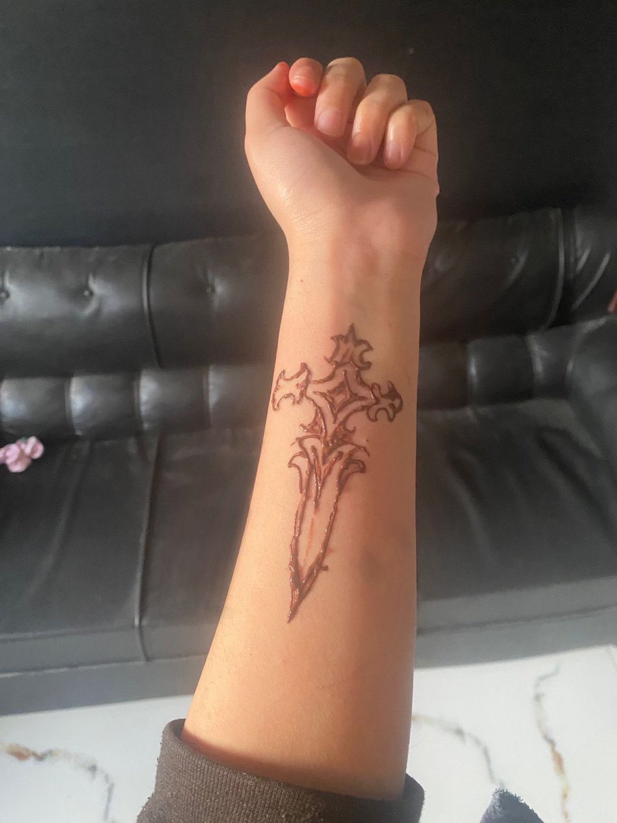 its_sonu_k's tweet image. ts I tried with mehndi