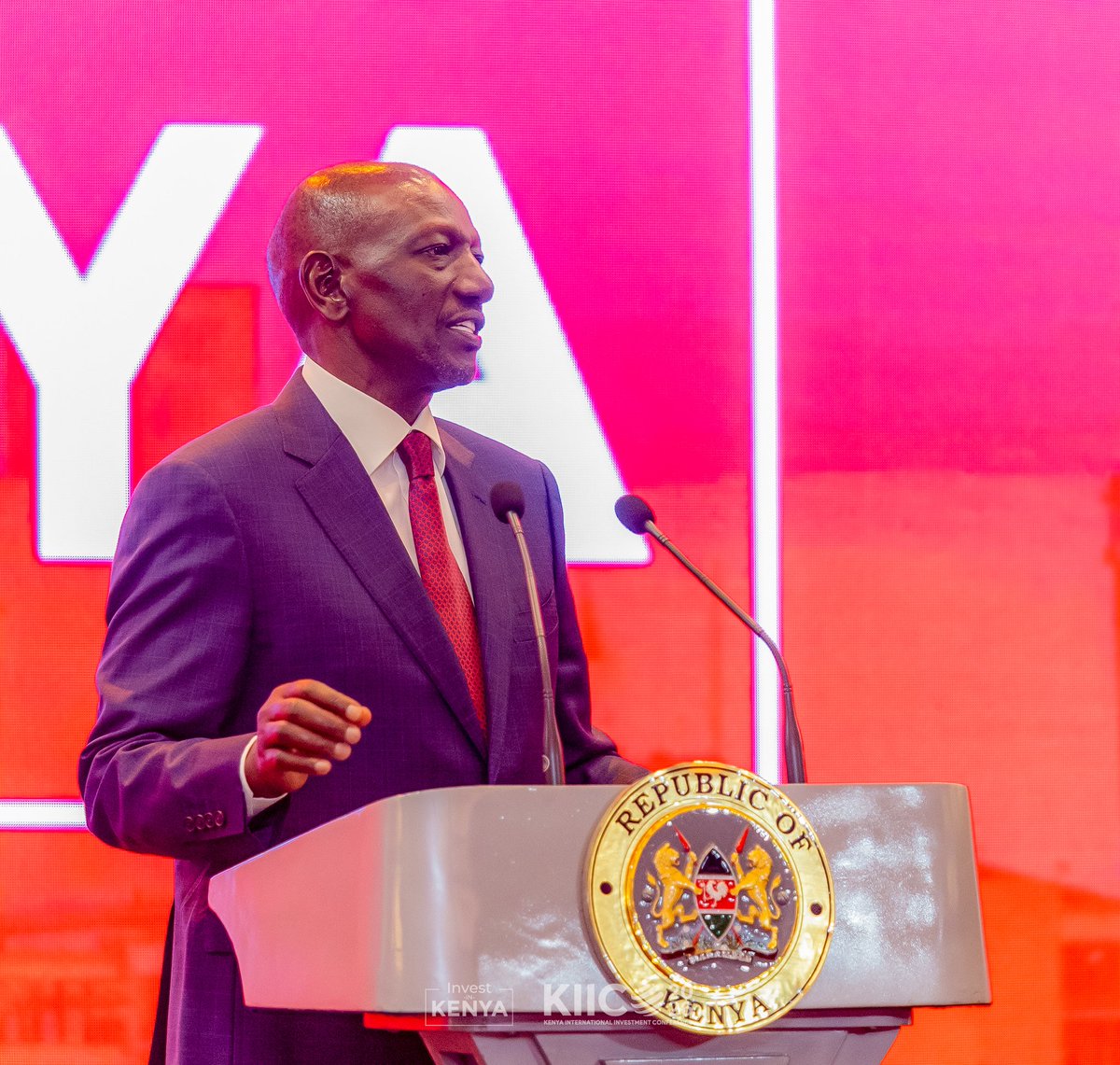 JohnMwendwaOGW's tweet photo. At #KIICO2026, H.E. Dr. @WilliamsRuto unveiled over $2.9B across 20 investment deals in agriculture, manufacturing, ICT, BPO, healthcare, energy, and real estat. These deals are set to create 63,000 jobs for Kenyans.
  
#InvestKenya #KIICO2026 https://t.co/tiPw5JbzGB