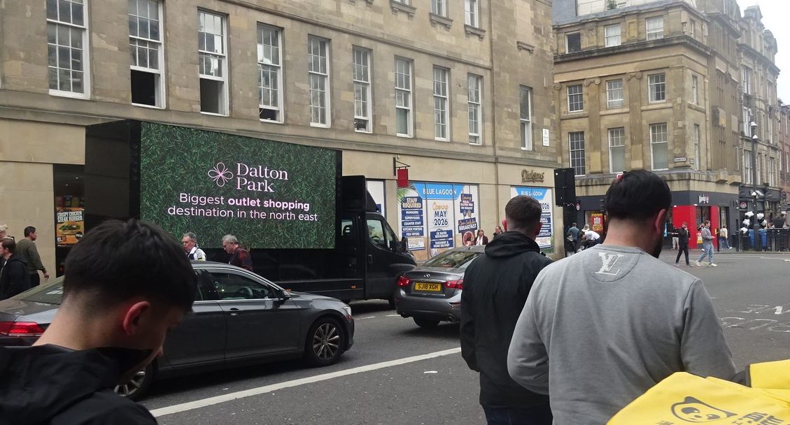 AdsDirectLtd's tweet image. We loved 'driving' home fabulous exposure for @Dalton_Park via our dynamic #digivan at the recent @NUFC derby match. Read about them here-  dalton-park.co.uk/whats-on-at-da… 

For #advertising #design #merchandise &amp;amp; #print email us here- media@adsdirect.org.uk

"Always happy to help!" 😊